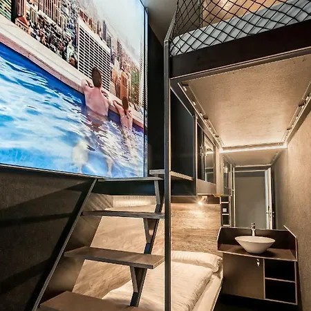 Hotel Boxhotel 2*