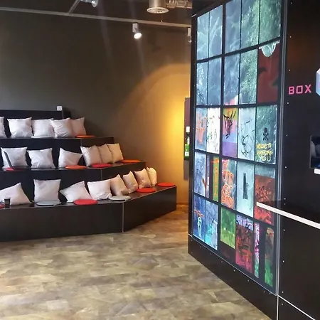 Boxhotel Отель 2*