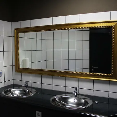 Boxhotel Отель 2*