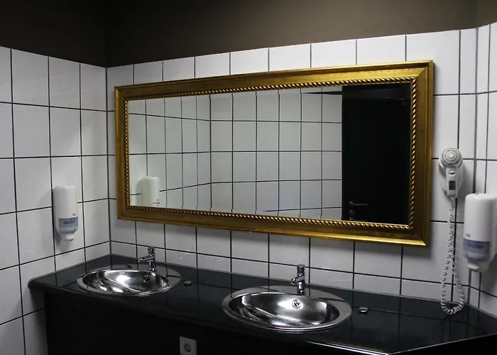 Boxhotel Отель 2*